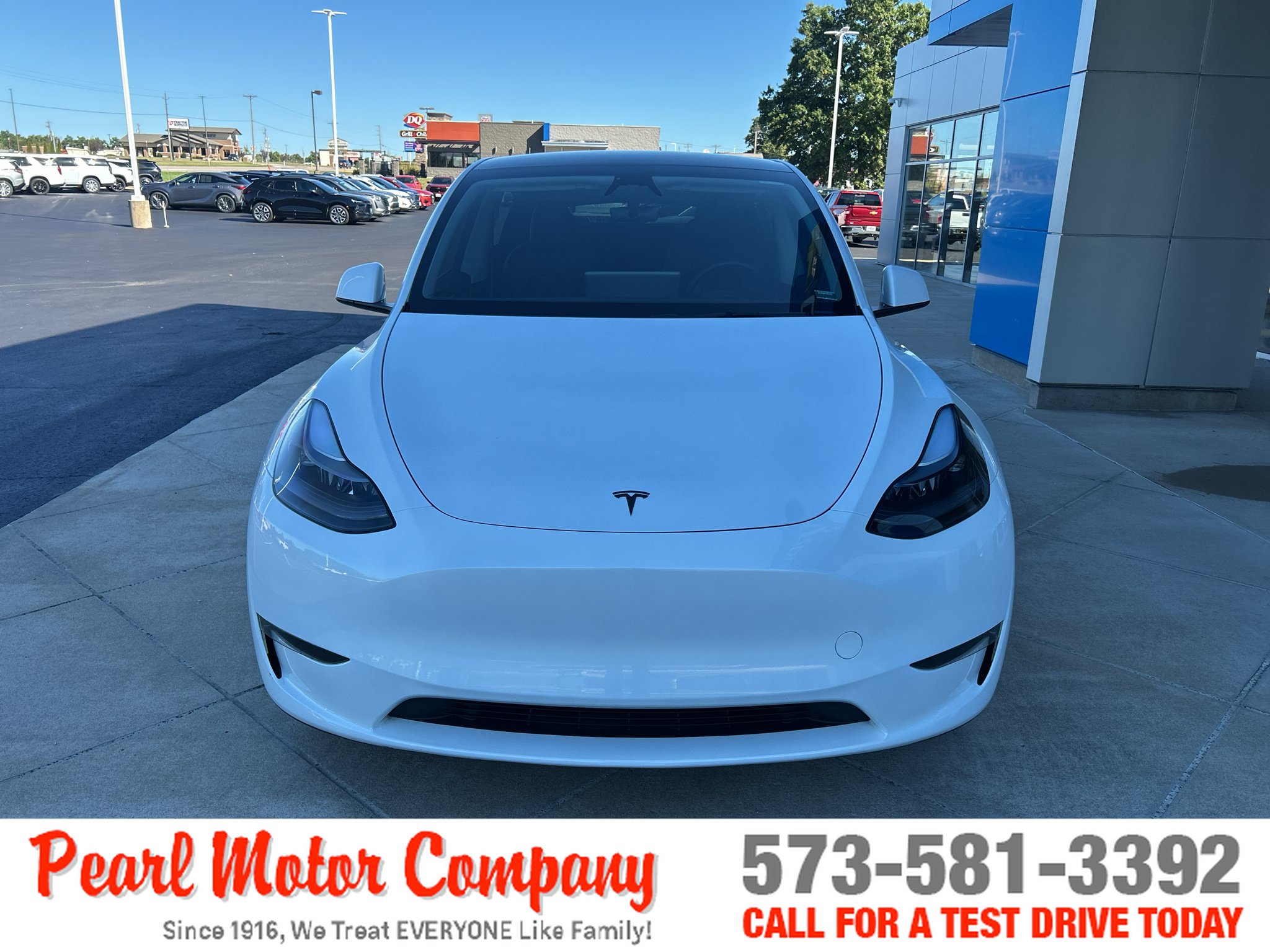 Used 2024 Tesla Model Y Long Range AWD/4WD image 2