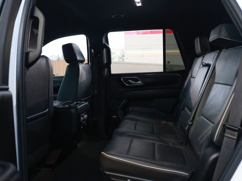 Used 2024 GMC Yukon SLT image 12