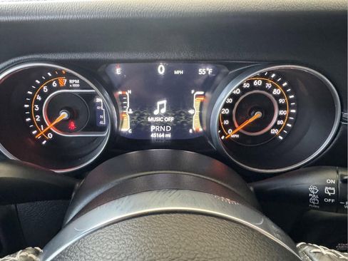Used 2018 Jeep Wrangler Unlimited Sahara AWD/4WD image 16