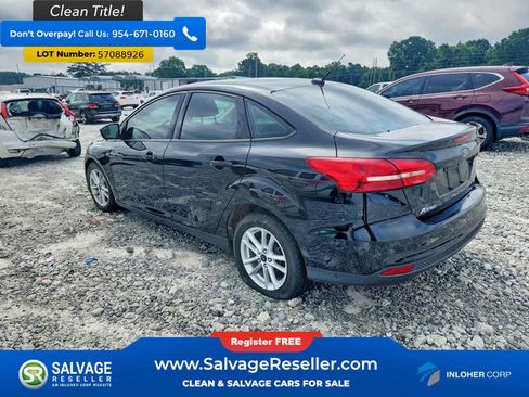 Used 2017 Ford Focus SE FWD image 3