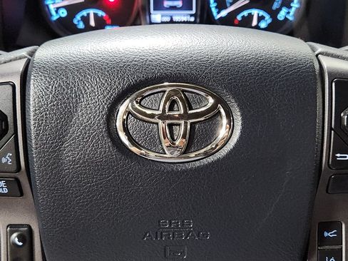 Used 2018 Toyota Tacoma TRD Off-Road AWD/4WD image 49