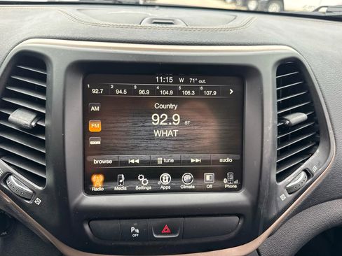 Used 2016 Jeep Cherokee Latitude w/ Safety/Convenience Group image 39