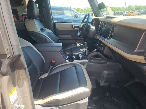 Used 2025 Ford Bronco Big Bend w/ Sasquatch Package AWD/4WD image 3