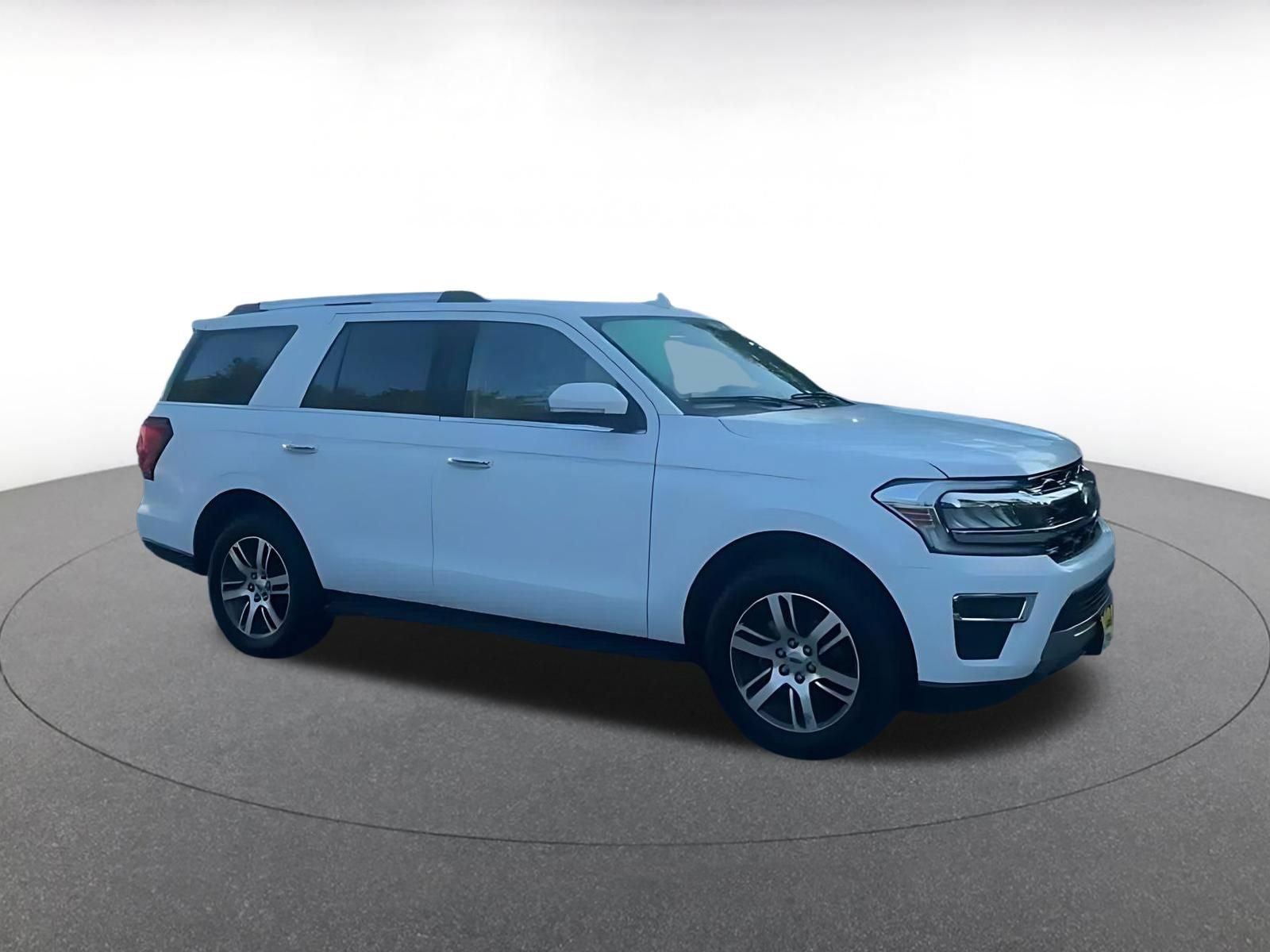 Used 2024 Ford Expedition Limited RWD image 2