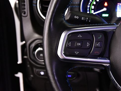 Used 2021 Jeep Wrangler Unlimited Rubicon 4xe w/ Cold Weather Group AWD/4WD image 17