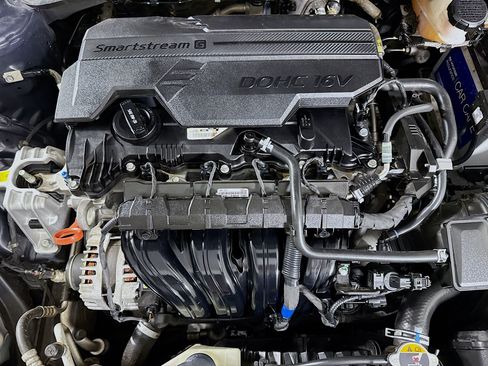 Used 2022 Hyundai Elantra SE FWD image 38