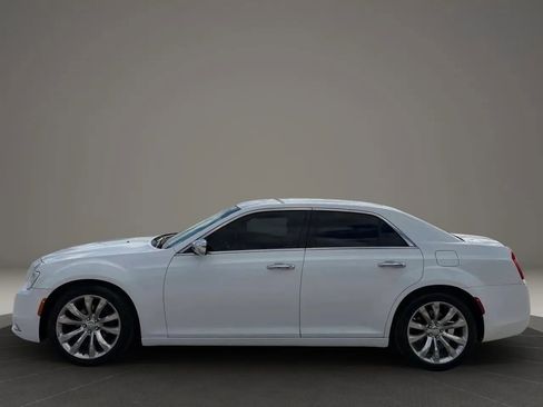 Used 2019 Chrysler 300 Limited RWD image 4