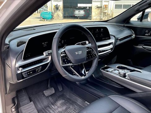 Used 2024 Cadillac Lyriq Sport w/ LPO, Floor Liner Package AWD/4WD image 17