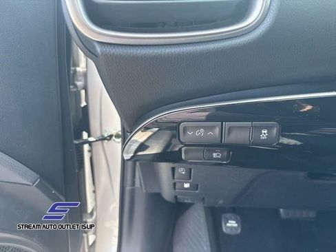 Used 2022 Toyota Prius Prime LE image 28