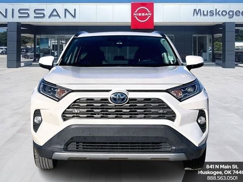 Used 2020 Toyota RAV4 Limited image 2