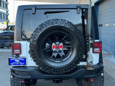 Used 2017 Jeep Wrangler Rubicon image 5