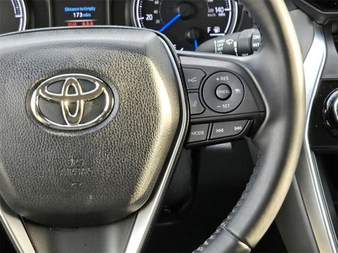 Used 2021 Toyota Venza image 15
