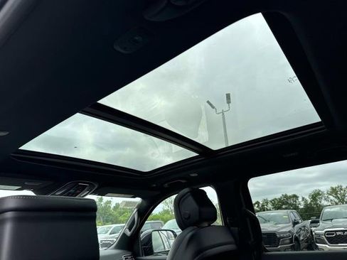 New 2025 Jeep Wagoneer 4WD w/ Premium Group I image 11