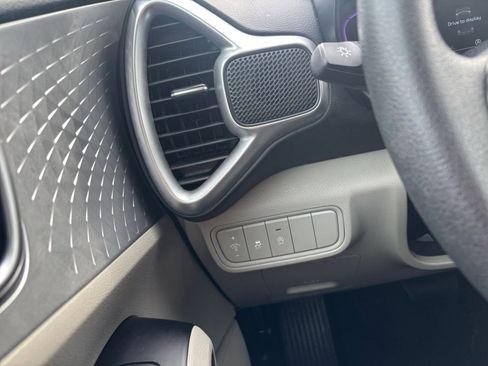 Used 2025 Kia Soul LX w/ LX Technology Package image 31