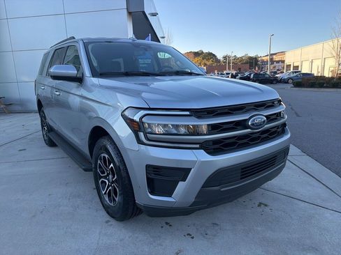 Certified 2024 Ford Expedition XLT image 1