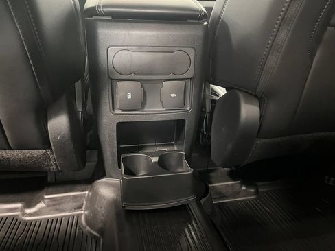 Used 2023 Ford Explorer XLT w/ Equipment Group 202A AWD/4WD image 33