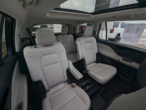 Used 2025 Lincoln Aviator AWD w/ Equipment Group 101A image 21