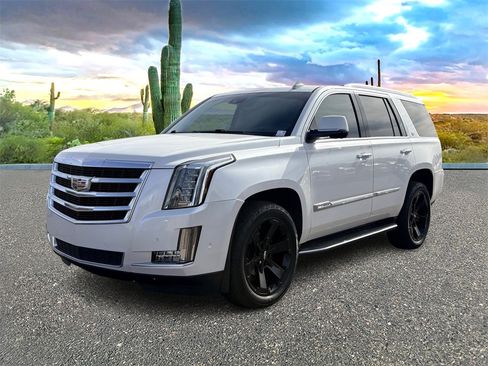 Used 2020 Cadillac Escalade Luxury image 7