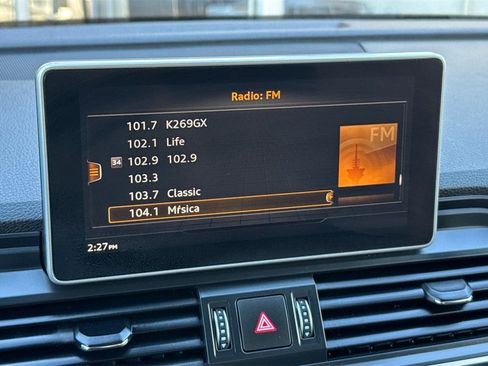 Used 2018 Audi Q5 2.0T w/ Premium Plus Package image 17