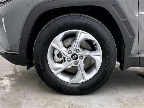 Certified 2024 Hyundai Tucson SE FWD image 10