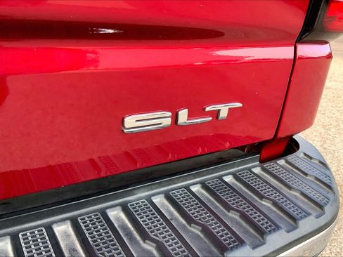 Used 2020 GMC Sierra 1500 SLT RWD image 10