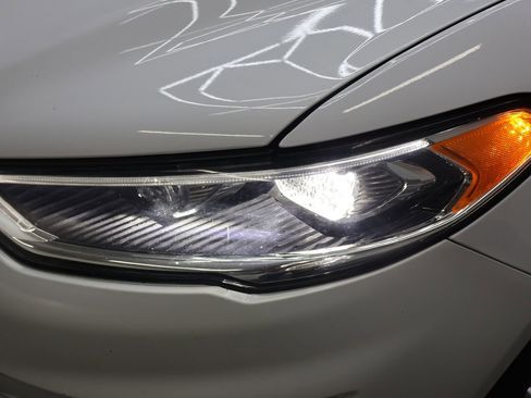 Used 2020 Ford Fusion SEL FWD image 42