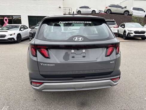 Used 2025 Hyundai Tucson SE AWD/4WD image 4