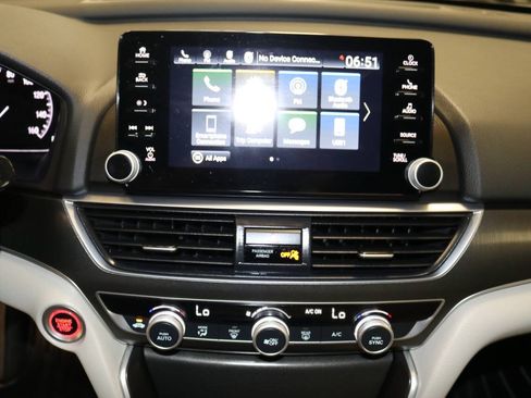 Used 2022 Honda Accord LX image 32