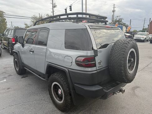 Used 2013 Toyota FJ Cruiser 4WD image 6