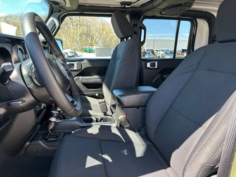 Used 2022 Jeep Gladiator Sport AWD/4WD image 38