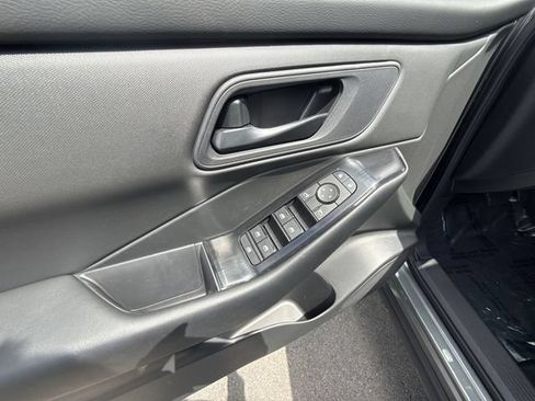 Used 2026 Nissan Rogue S FWD image 13