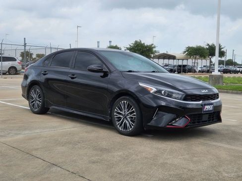 Used 2022 Kia Forte GT-Line w/ GT-Line Technology Package FWD image 3