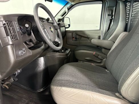 Used 2022 Chevrolet Express 2500 w/ Driver Convenience Package image 23