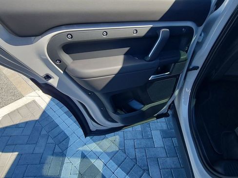 New 2026 Land Rover Defender 130 X-Dynamic SE image 21