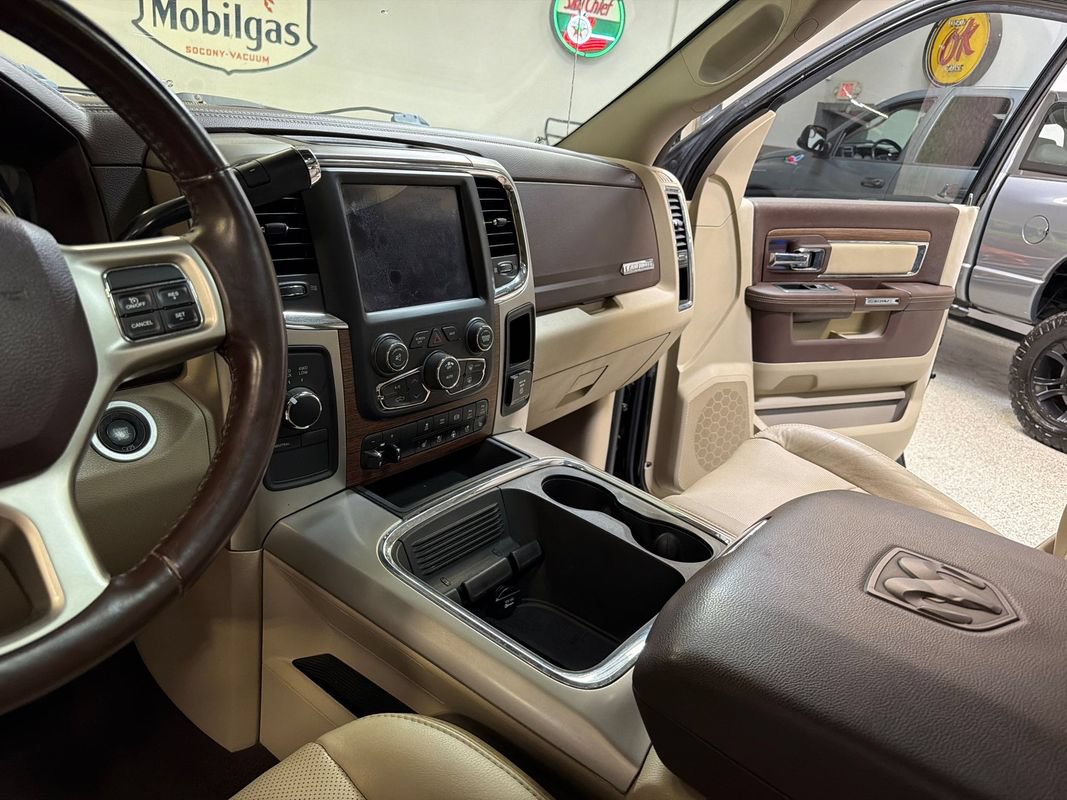 Used 2018 RAM 3500 Laramie w/ Convenience Group AWD/4WD image 29