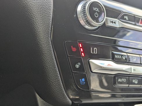 Used 2021 Ford Explorer Limited w/ Equipment Group 301A image 28