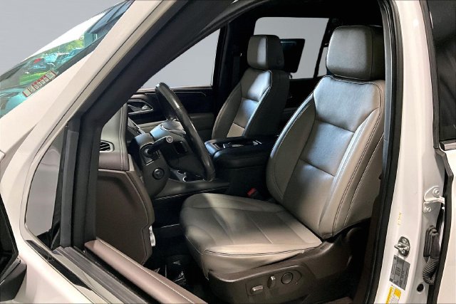 Used 2021 GMC Yukon SLT w/ Rear Media and Nav Package AWD/4WD image 21