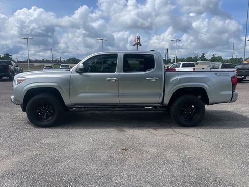 Used 2023 Toyota Tacoma SR AWD/4WD image 5
