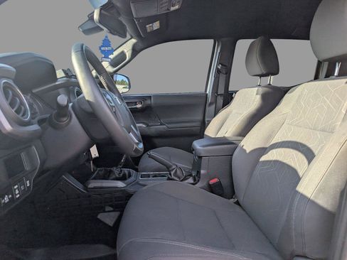 Used 2019 Toyota Tacoma TRD Off-Road AWD/4WD image 14