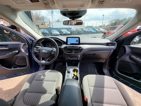 Used 2022 Ford Escape SE w/ SE Sport Appearance Package FWD image 12