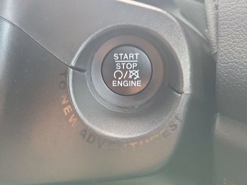 Used 2021 Jeep Renegade Limited AWD/4WD image 15