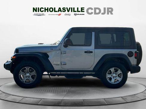 Used 2019 Jeep Wrangler Sport AWD/4WD image 2