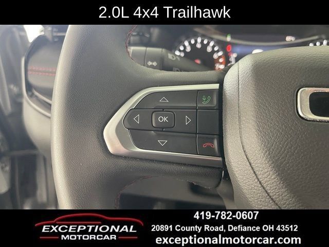 Used 2025 Jeep Compass Trailhawk AWD/4WD image 39