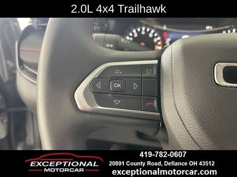 Used 2025 Jeep Compass Trailhawk AWD/4WD image 39