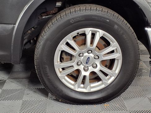 Used 2017 Ford F150 Lariat RWD image 31