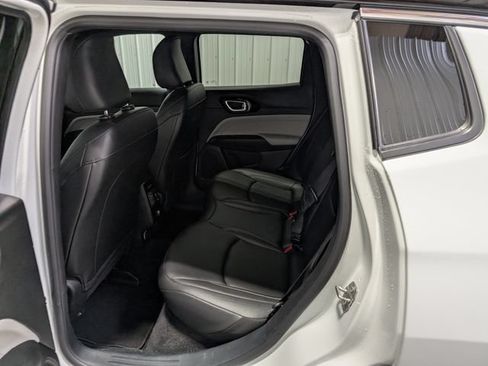 Used 2025 Jeep Compass Limited AWD/4WD image 9