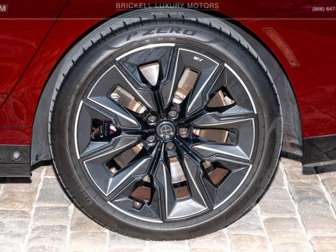 Used 2023 BMW 760i xDrive AWD/4WD image 53