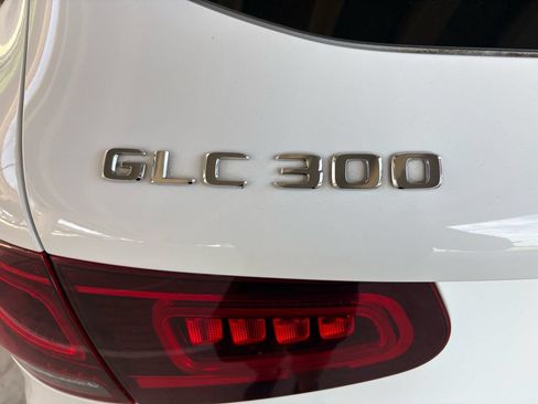 Used 2020 Mercedes-Benz GLC 300 image 10