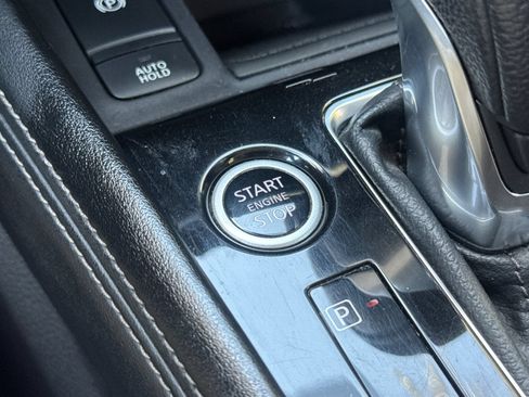 Used 2021 Nissan Kicks SR w/ SR Premium Package FWD image 22