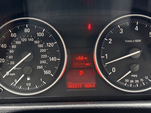Used 2011 BMW 328i xDrive Sedan AWD/4WD image 11